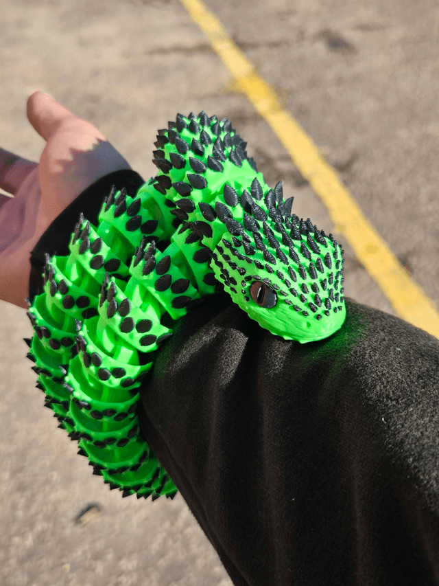 Articulated Spiny bush viper - 85cm long