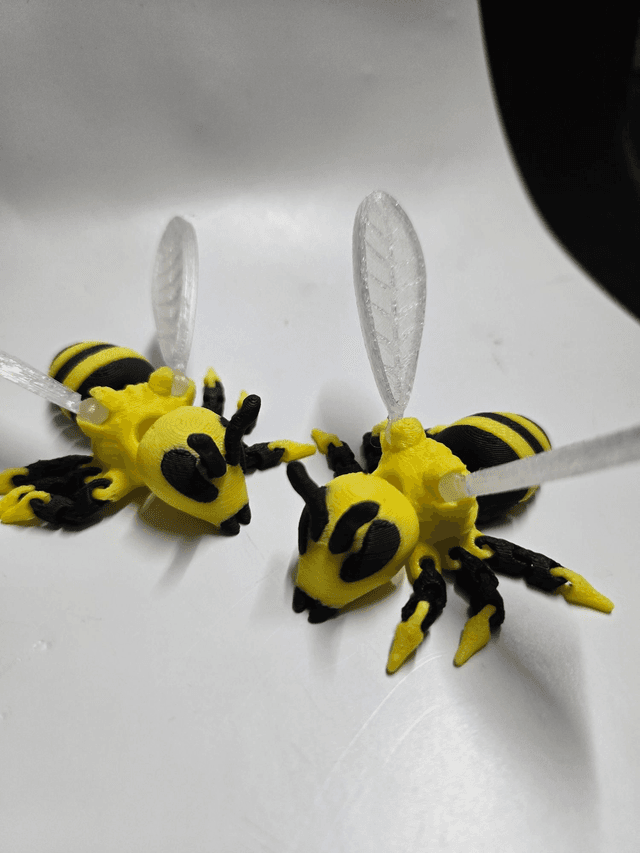 Articulated wasp.